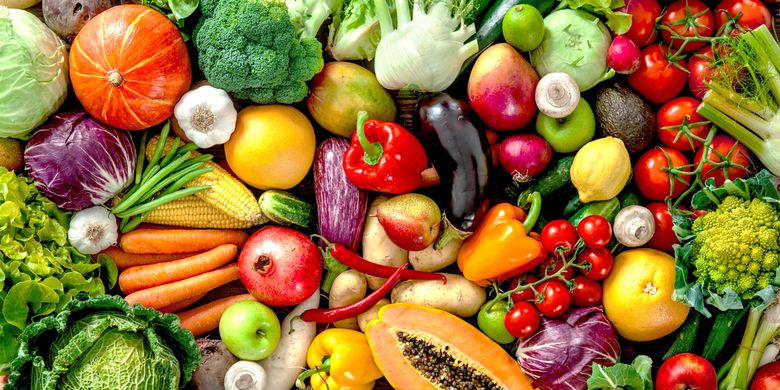 Sayuran dan buah utuh dapat menjadi makanan untuk mencegah kanker rahim. 