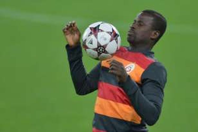 Emmanuel Eboue saat masih memperkuat Galatasaray.