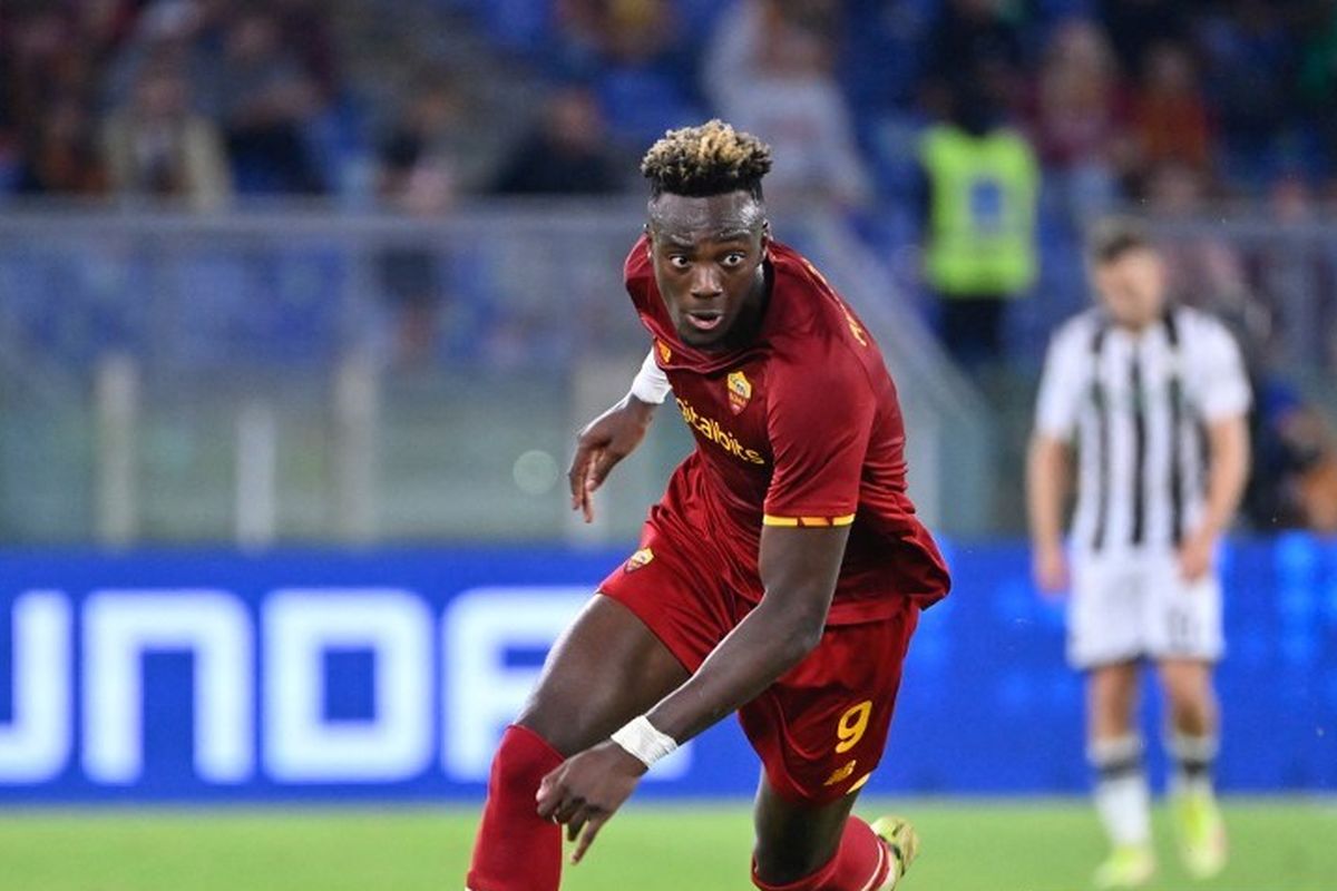 Striker AS Roma, Tammy Abraham, selama pertandingan AS Roma vs Udinese di Stadion Olimpico, pada 23 September 2021.