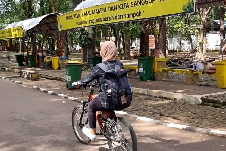 Keliling Kebun Binatang Ragunan Naik Sepeda, Kamis (9/3/2023)