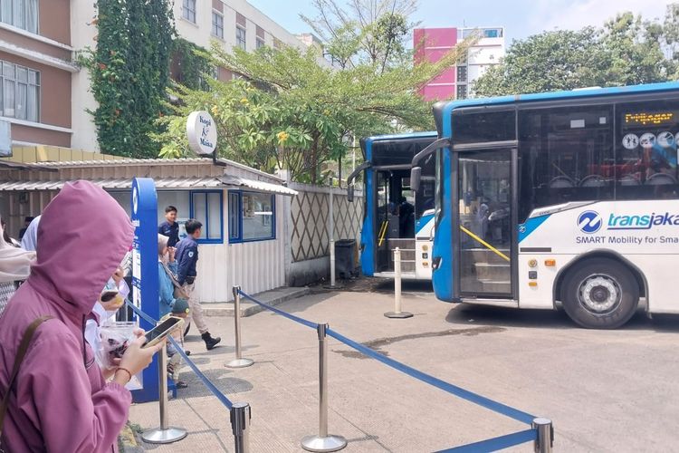 Transjabodetabek Bogor-Blok M Rp 8, Warga Alihkan Ongkos Buat Ngopi dan Photobooth