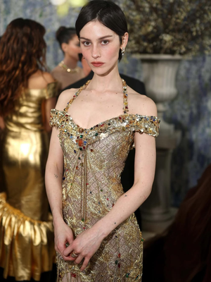 Gracie Abrams di helatan Met Gala 2026 