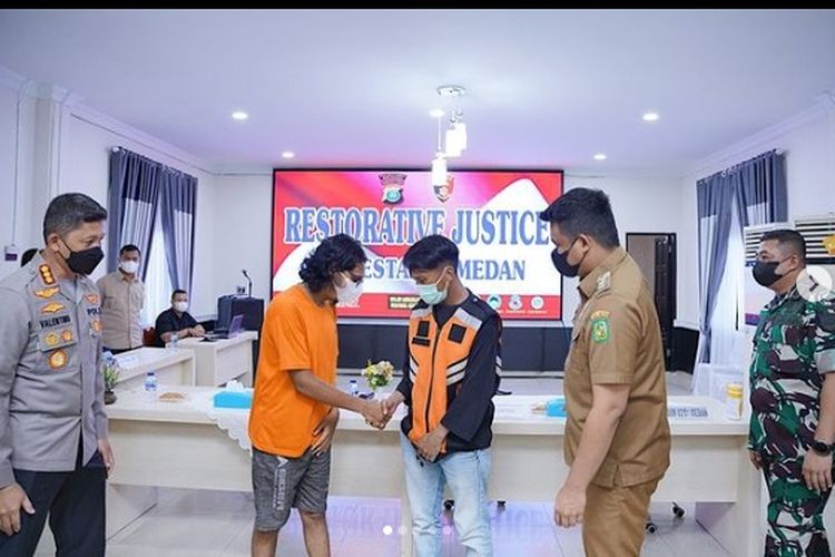 Juru parkir Pemerinta Kota Medan telah mencabut laporannya atas penganiayaan yang dilakukan seorang pria bernama Rizkan Putra. 