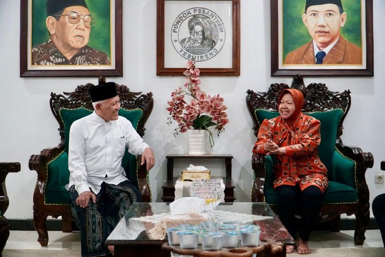 Calon Gubernur Jatim Tri Rismaharini bersilaturahmi ke Ponpes Tebuireng, Jombang.