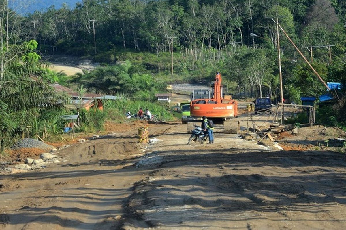 Kondisi terkini pembangunan jalan perbatasan menuju PLBN Aruk