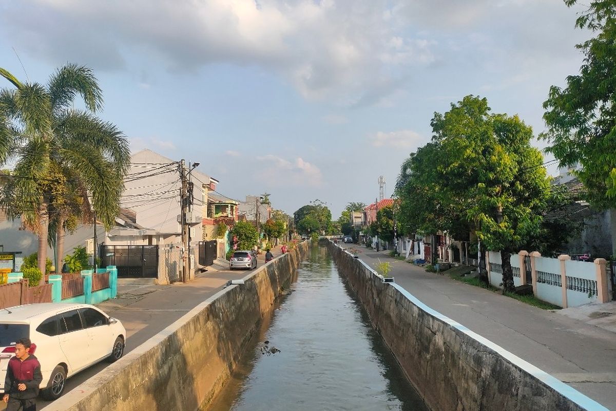 Kali Sarua yang melintasi kawasan Perumahan Pondok Maharta, Pondok Aren, Tangerang Selatan.