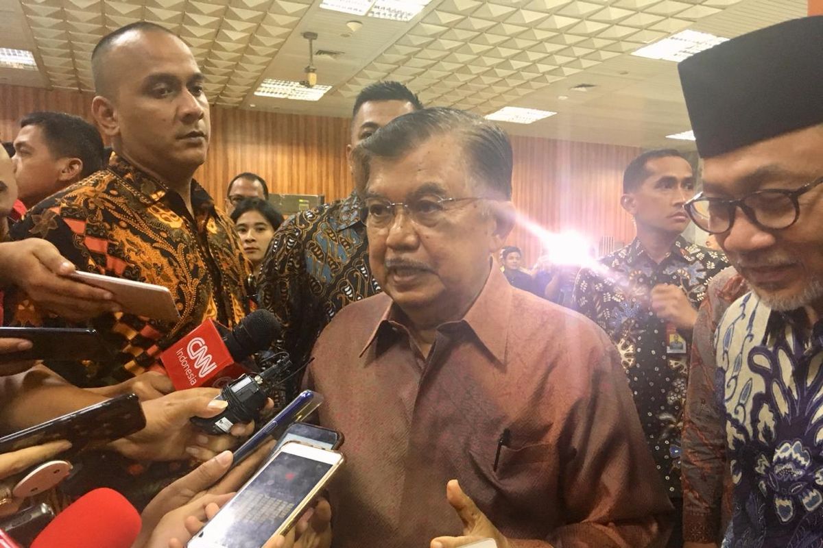 Wakil Presiden Jusuf Kalla saat menghadiri peringatan Hari Konstitusional Nasional di Komplek Parlemen MPR DPR DPD RI, Jakarta, Minggu (18/8/2019). 