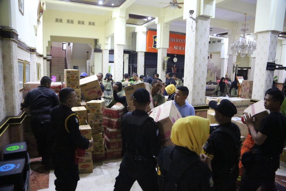 Pemkot Surabaya Kirim 2 Truk Bantuan untuk Korban Banjir di Madiun dan Ponorogo