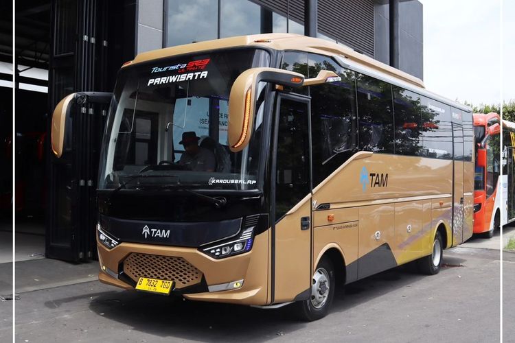 Bus baru PO TAM balutan Tourista SR3