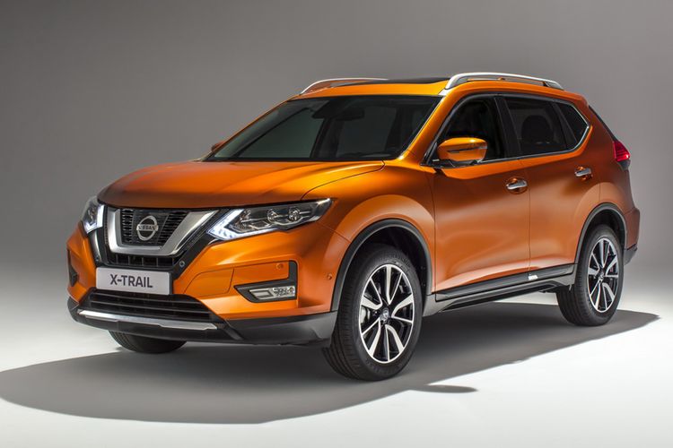 Wajah Nissan X-Trail yang baru punya gril V-motion yang lebih besar.