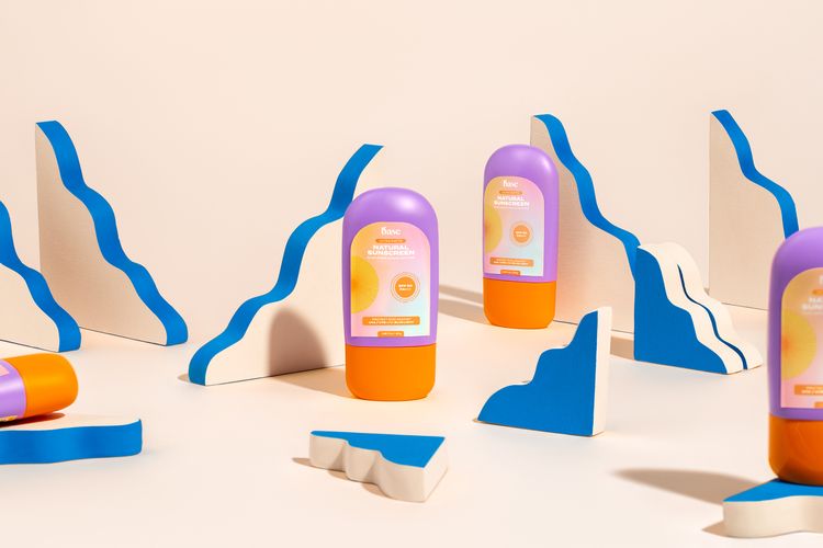 Merek kecantikan dan perawatan kulit, Base meluncurkan produk sunscreen secara virtual pada Senin (26/4/2021).