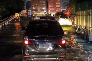 Banjir di KM 50 Tol Tangerang Merak, Lalin Sempat Macet hingga 10 Km