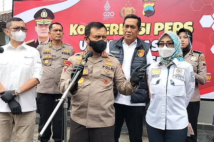 Kapolda Jawa Tengah, Irjen Ahmad Luthfi saat berada di Kampung Larangan, Kecamatan Sukoharjo Kota, Sukoharjo, tepatnya di belakang rumah dinas Bupati Sukoharjo pada Selasa (1/11/2022).