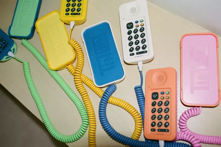 Lagi Tren di AS, Anak Sekolah Pakai Telepon Rumah Tin Can