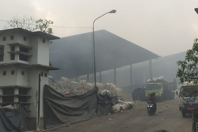 Kebakaran di TPA Jatibarang, Kota Semarang, Jawa Tengah, Senin (18/9/2023).