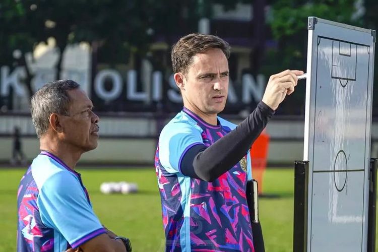 Pelatih Bhayangkara Presisi Lampung FC Paul Munster untuk mengarungi musim baru Liga 1 2025-2026.