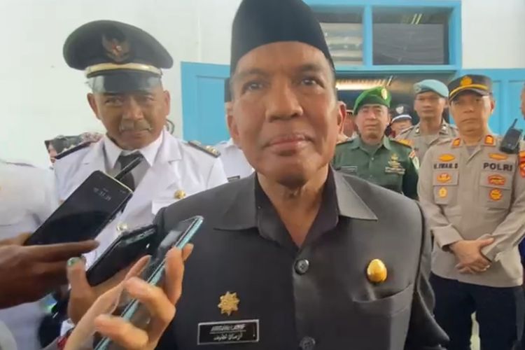 Penjabat Bupati Bandung Barat Arsan Latif akhirnya buka suara psca ditetapkannya sebagai tersangka kasus korupsi di Cipatat, Rabu (5/6/2024).