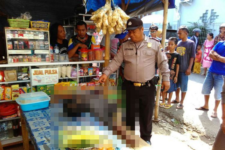 Kasroji Kaswin, seorang kakek berusia 65 tahun, meninggal karena kelelahan bekerja sebagai kuli panggul di Jalan Jeruk Manis, Kecamatan Kroya, Cilacap, Jawa Tengah, Selasa (4/7/2017) siang.