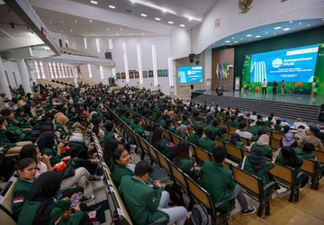 Teten Masduki: Mahasiswa Harus Diubah Pola Pikirnya, Cetak Lapangan Kerja Bukan Cari Kerja