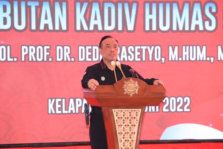 Kepala Divisi Humas Polri Irjen Pol Dedi Prasetyo dalam sambutannya di acara lomba menembak di Mako Brimob, Depok, Jawa Barat, Jumat (10/6/2022). Foto: Humas Polri