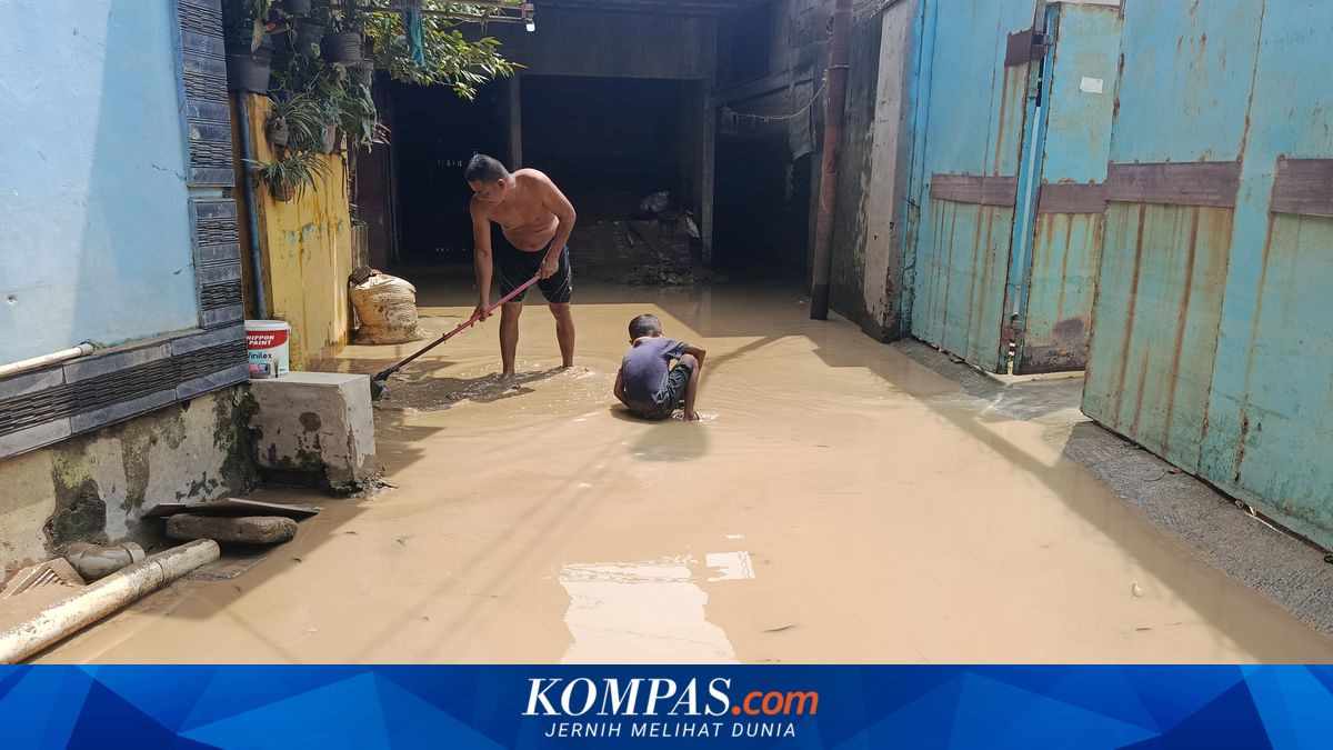 Pemkot Bekasi Ungkap Titik Rawan Longsor dan Banjir, Belum Ada Tanggul Permanen



~TR #TitikRawanLongsordanBanjir #Bekasi