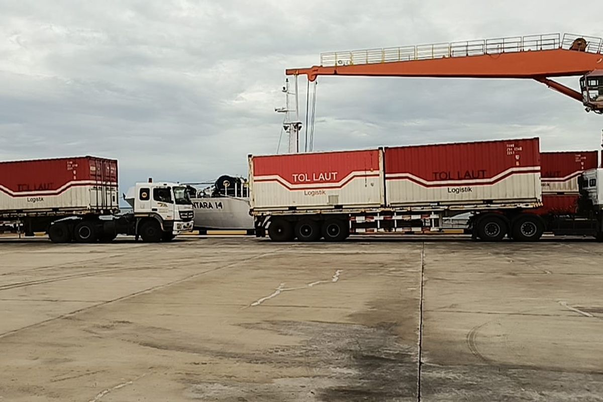 Angkutan Tol Laut di Pelabuhan Patimban.