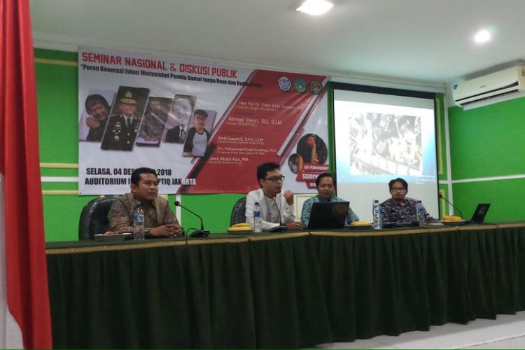 Sekretaris Umum PP ISNU M Kholid Syeirazi (kiri) saat memaparkan tentang hoaks bermotif ideologis radikalisme di Jakarta, Selasa (4/12/2018).