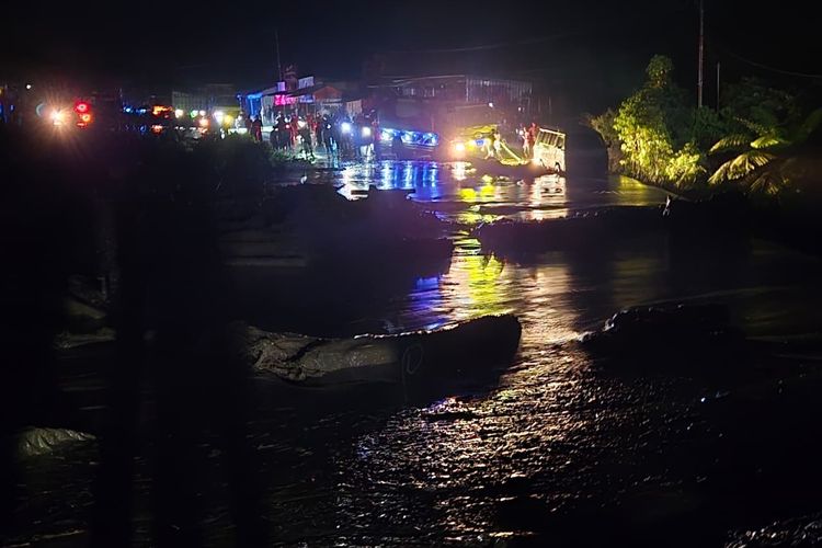 Banjir Bandang di Kabupaten Solok, Kompleks Perkantoran dan Akses Jalan Lumpuh