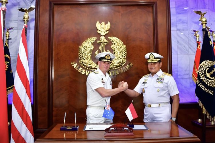 Kepala Staf Angkatan Laut (KSAL) Laksamana Yudo Margono menerima kunjungan KSAL Australia Laksamana Madya Mark Hammond di Markas Besar TNI Angkatan Laut (Mabesal), Jakarta, Senin (25/7/2022).