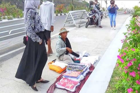 Geliat Ekonomi di Sirkuit Mandalika, Penjual Kaus Raup Untung Rp 300.000 Per Hari