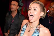 Miley Cyrus Jalani Hidup Sehat Pasca Operasi Pita Suara