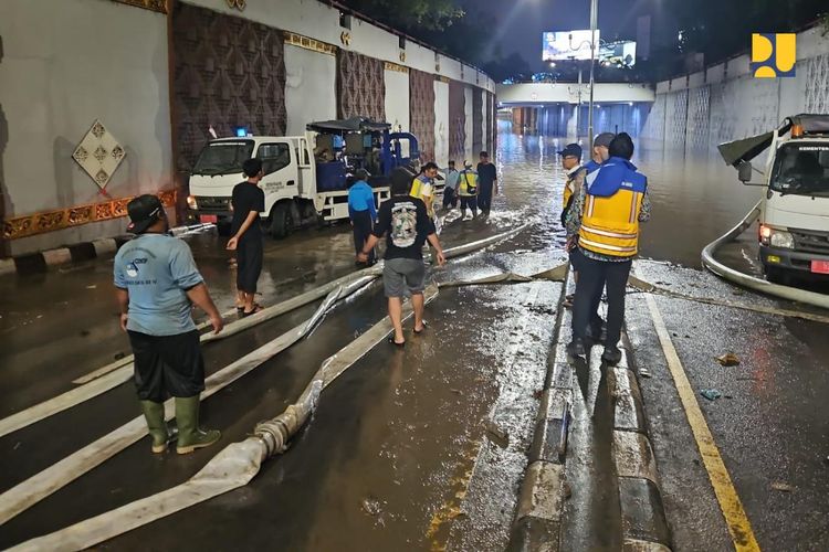 Buka Akses Jalan Nasional di Denpasar, Tim Tanggap Darurat Dikerahkan