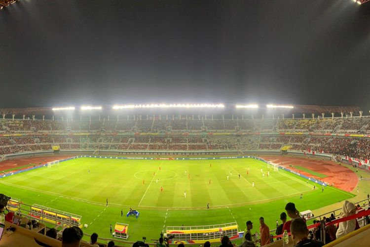 Suasana laga timnas U17 Indonesia vs Maroko pada Piala Dunia U17 2023 di Stadion Gelora Bung Tomo Surabaya, Kamis (16/11/2023).