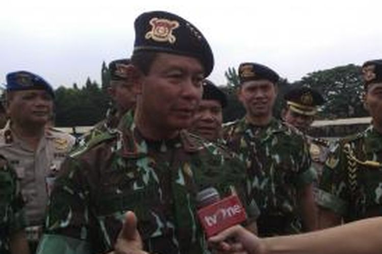 Kepala Kepolisian Republik Indonesia Jenderal Pol Sutarman, di Mako Brimob Polri, Kelapa Dua, Depok, Jawa Barat, Jumat (14/11/2014)