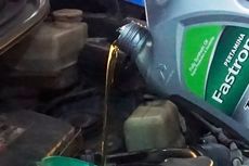 Kenali Efek Negatif Hilangkan Kerak Oli dengan Metode Engine Flush