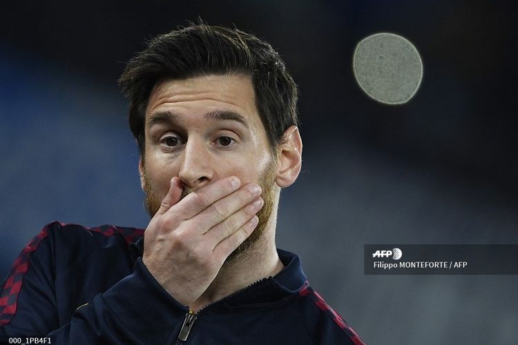 Megabintang Barcelona, Lionel Messi, bereaksi sebelum turun pada laga Liga Champions kontra Napoli, Rabu (26/2/2020) dini hari WIB.