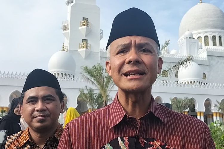 Gubernur Jawa Tengah (Jateng) Ganjar Pranowo saat peresmian Masjid Raya Sheikh Zayed Solo, Senin (14/11/2022).