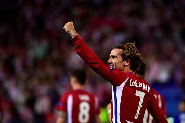 Penyerang Atletico Madrid, Antoine Griezmann, melakukan selebrasi setelah mencetak gol penalti ke gawang Leicester City pada pertandingan leg pertama babak perempat final Liga Champions di Vicente Calderon, Madrid, Rabu (12/4/2017).