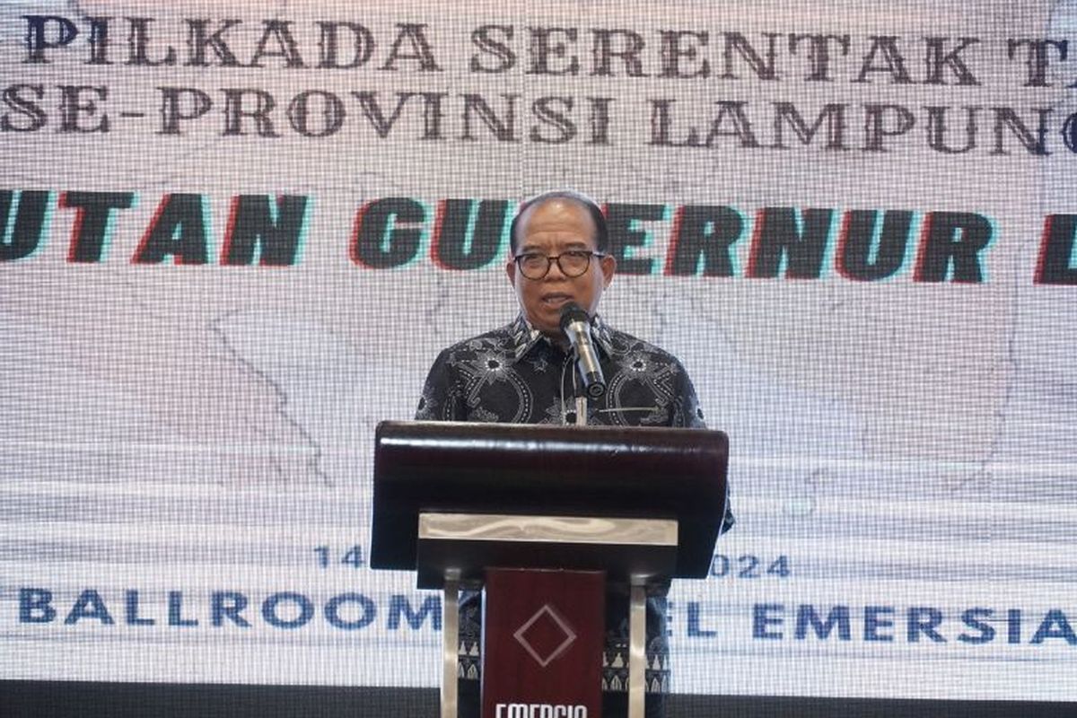 Pj Gubernur Lampung Samsudin membuka Rakor Kesiapan Pelaksanaan Pilkada Serentak Tahun 2024 se-Provinsi Lampung, di Ballroom Hotel Emersia, Kota Bandar Lampung, Kamis (14/11/2024). 