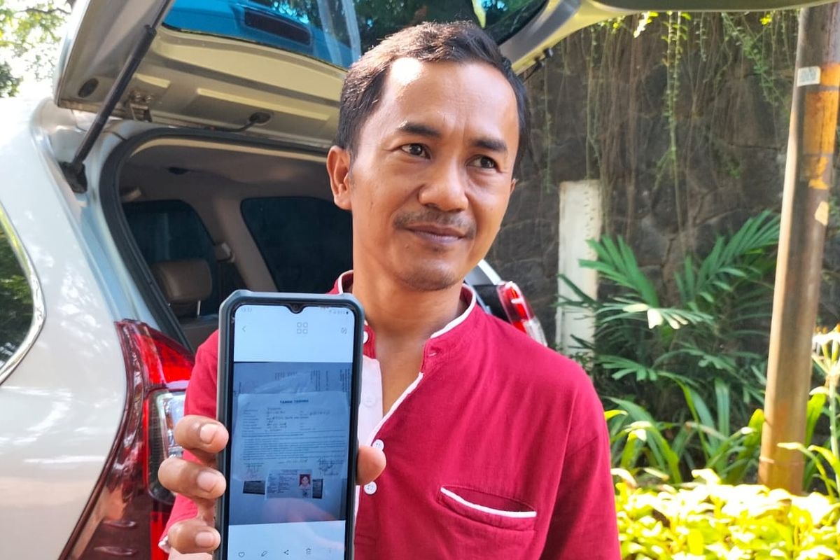 Iyus Ruslan (42), pemilik rental mobil di Jalan Percetakan II, Kebayoran Baru, Jakarta Selatan, yang menjadi korban kejahatan Si Kembar Rihana Rihani saat ditemui wartawan, Kamis (8/6/2023). 