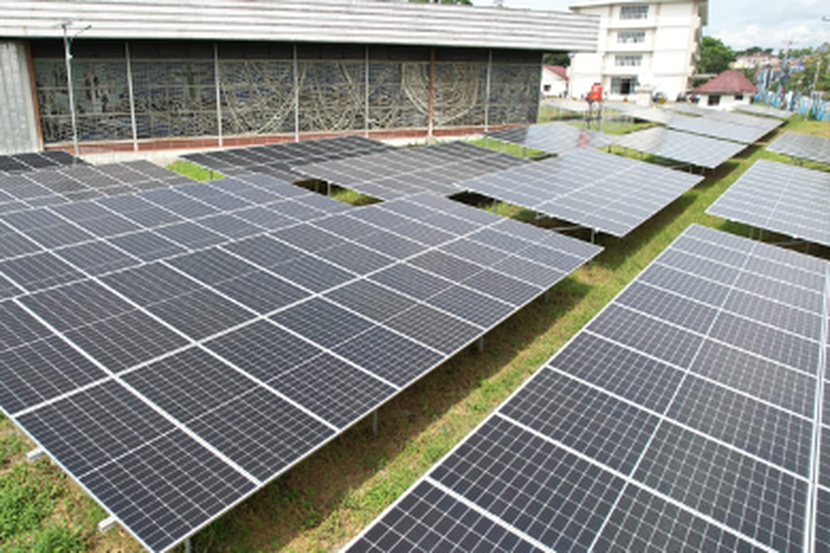 Instalasi PLTS On-Grid Ground Mounted Universitas HKBP Nommensen Pematangsiantar