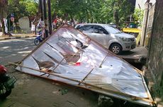 Caleg PSI Copot Semua Balihonya yang Ada di Jalan Usai Jadi "Biang Kerok" Kecelakaan di Cakung