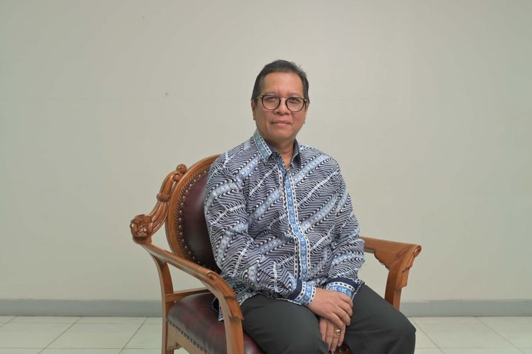 Direktur Utama RSUP M Djamil Padang, Dovy Djanas