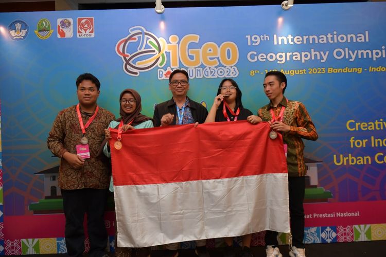 Para peserta Olimpiade Geografi Internasional atau International Geography Olympiad (iGeo) ke-19 dari Indonesia.