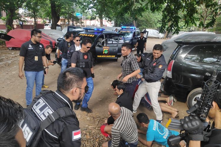 Penangkapan penagih hutang oleh Polres Jakarta Barat di Jelambar pada Rabu (27/11/2019)