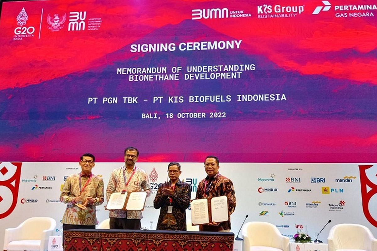 Subholding Gas Pertamina PT PGN Tbk dan PT KIS Biofuels Indonesia menyepakati kerja sama pengembangan bisnis Bio-CNG bersama dengan meneken Nota Kesepahaman dalam acara SOE International Conference G20 di Nusa Dua, Bali, Selasa (18/10/2022).