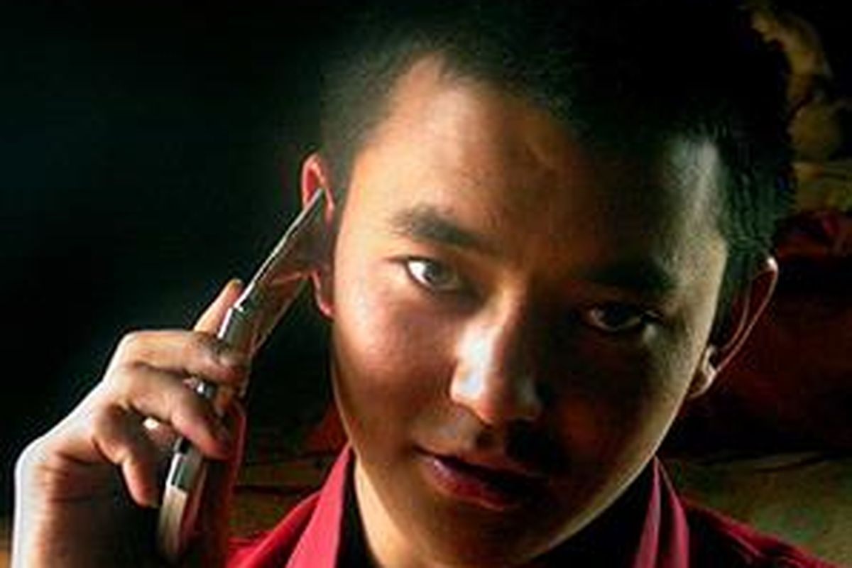Biksu era handphone