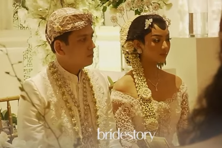 Bintang sinetron Ikatan Cinta Glenca Chysara dan Rendi Jhon menikah di Hotel Ritz Carlton Jakarta, Minggu (20/11/2022).
