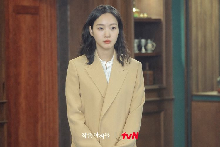 Aktris Kim Go Eun berperan sebagai Oh In Joo dalam drama Little Women.