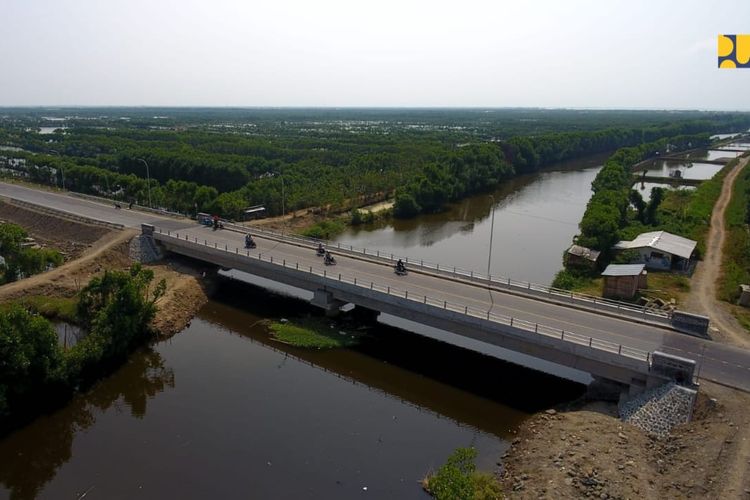 Salah satu jembatan di Jalan Lingkar Brebes-Tegal